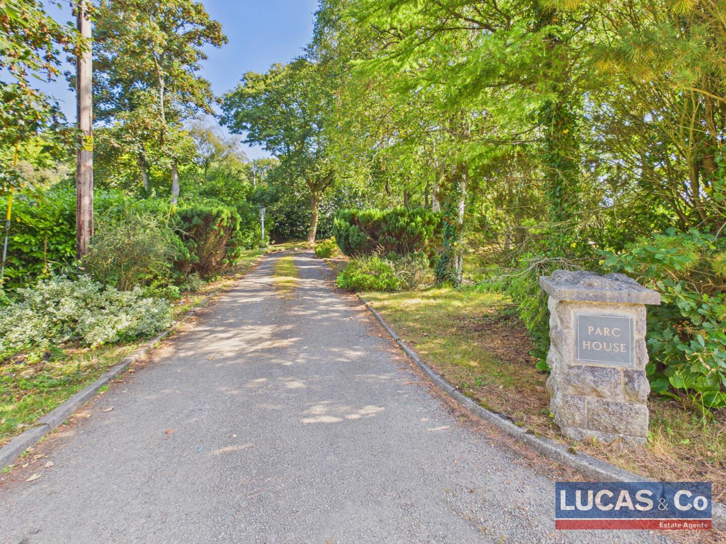 5 bed property in Druid Road, Menai Bridge